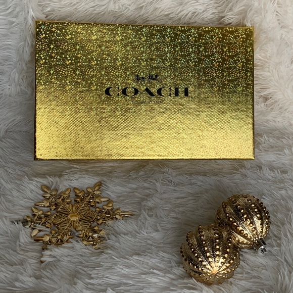 🔥Red Valentine Coach Gold Chain Boxed w/Charms🔥 - Picture 10 of 11